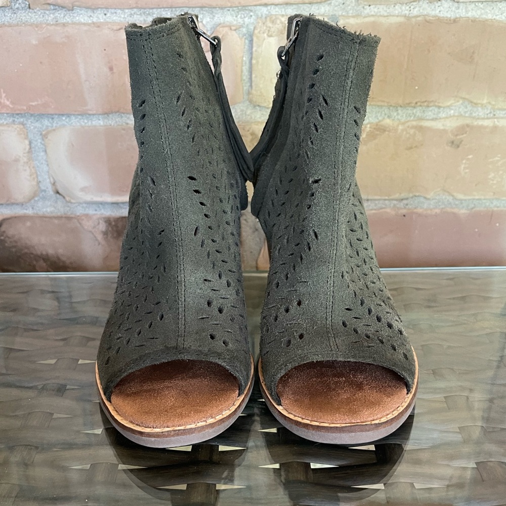 Toms Leaf Cut Suede Open Toe Booties